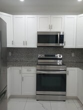 Building Photo - 3820 E 9th Ln