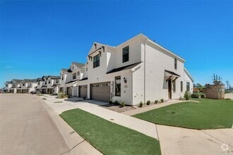 Building Photo - 1115 Bowie Dr