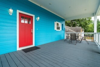 Building Photo - 215 West Dr