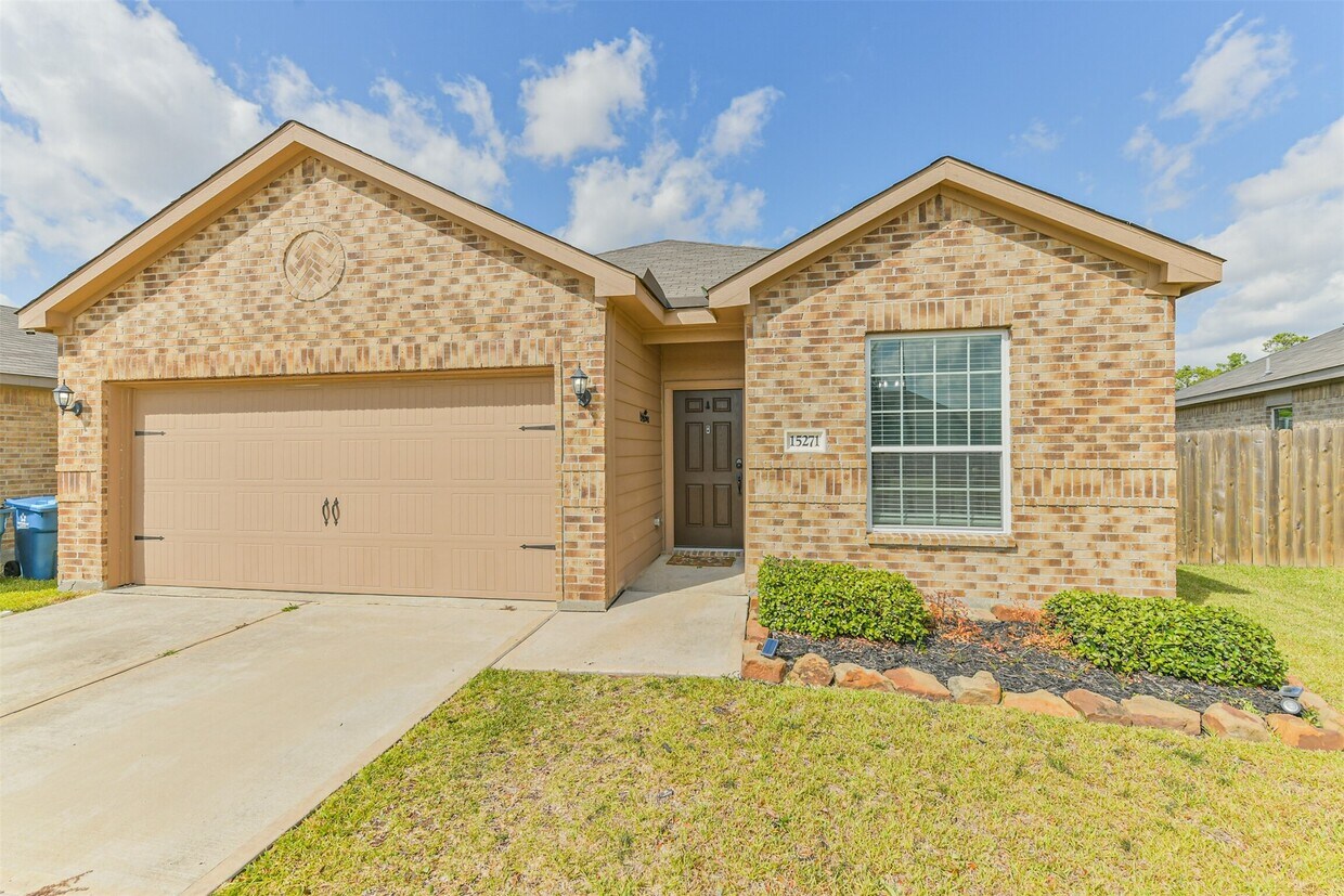 Foto principal - 15271 Snowdrop Field Dr