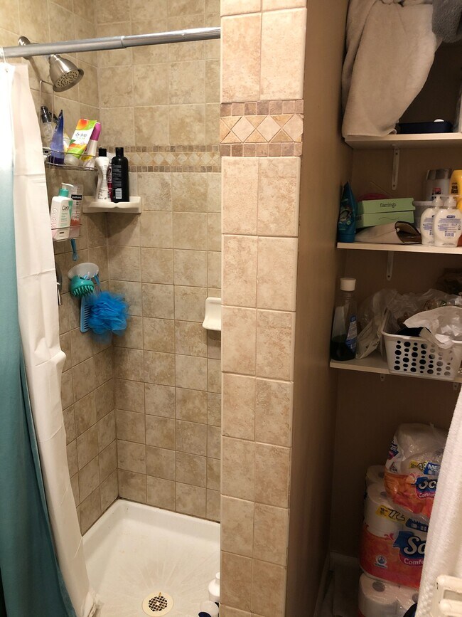 Foto del edificio - 23 Hughes Ave