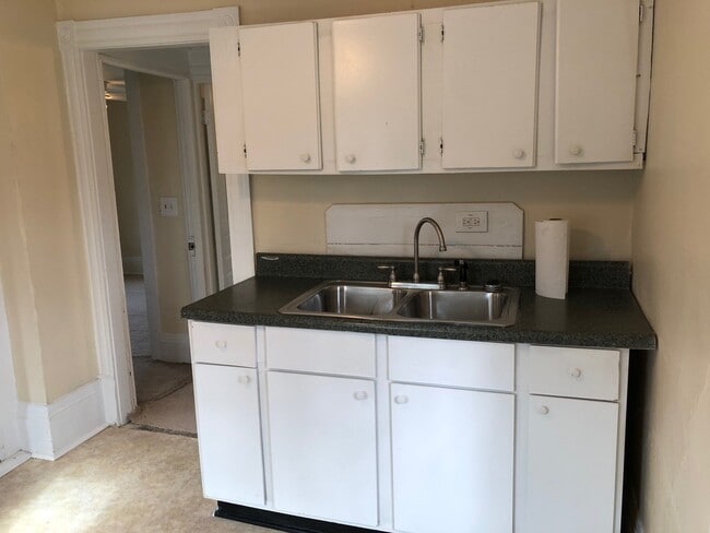 Kitchen - 308 Rose St