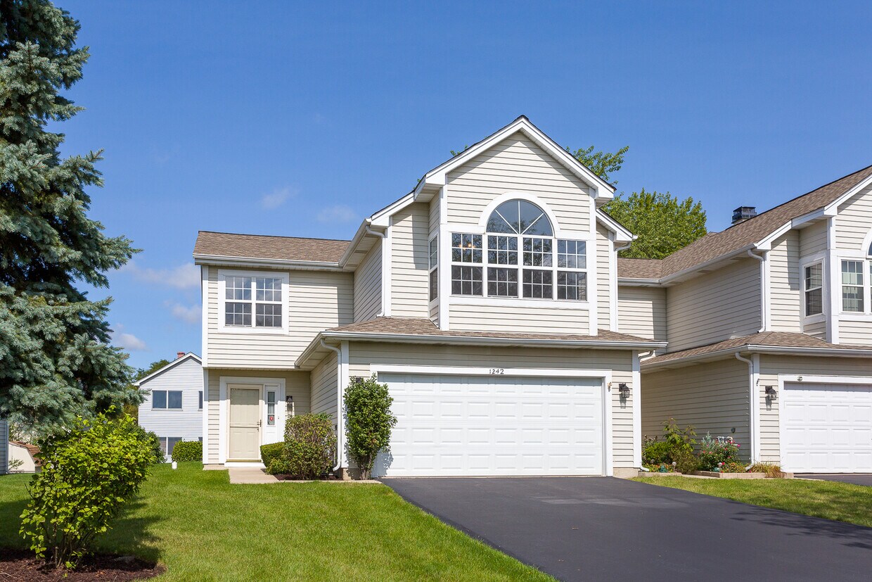 1242 Dunamon Dr, Bartlett, IL 60103 Townhome Rentals in Bartlett IL