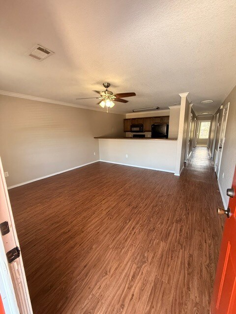 Foto del edificio - 2743 Oakview Rd
