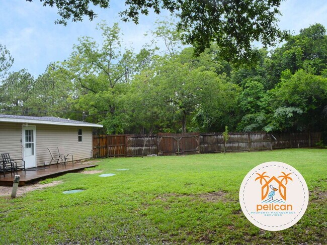 Building Photo - Beautiful home for rent on a spacious corner lot with a fantastic layout!