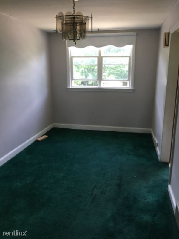 Building Photo - 3 br, 1 bath Townhome - 133 N Bishop ave