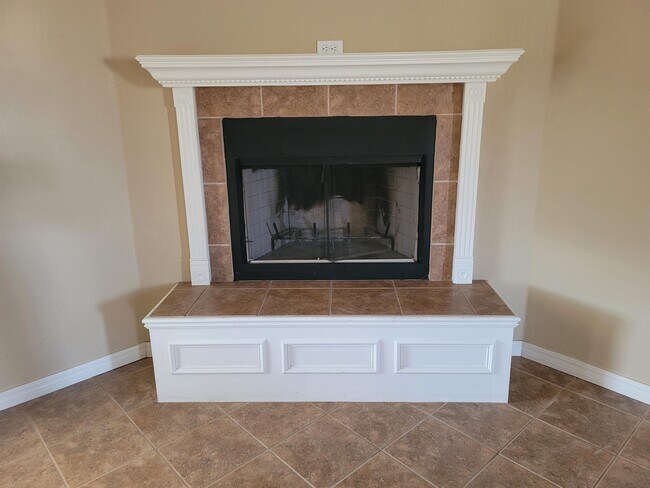 Building Photo - 4520 Sandstone Dr
