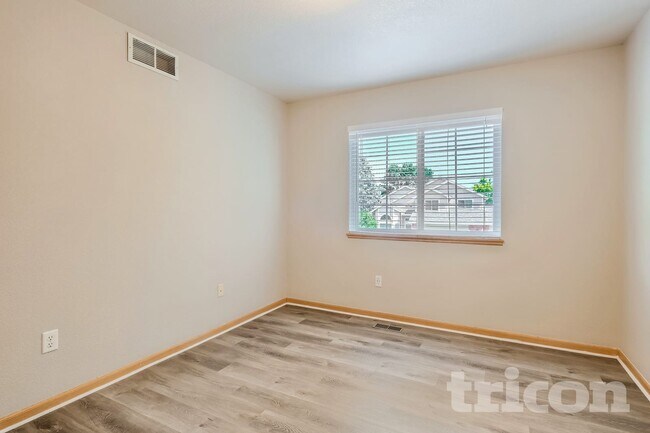 Foto del edificio - 2215 Sweetwater Creek Dr