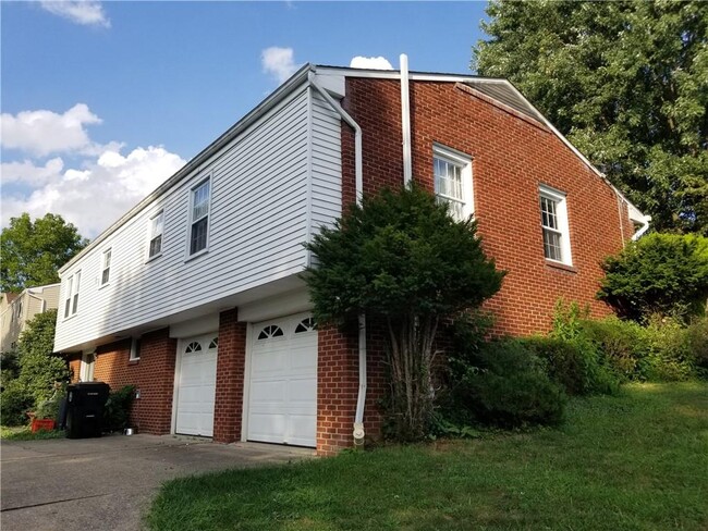 Building Photo - 5936 Murray Ave