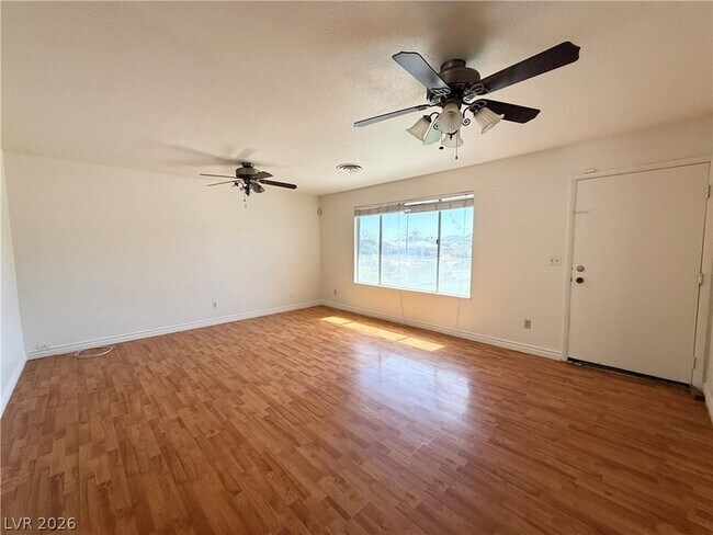 Foto del edificio - 616 Greenway Rd
