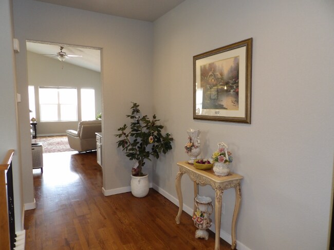 Foto del edificio - 1552 Grand Overlook St