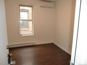 Building Photo - 1762 Crosby Ave