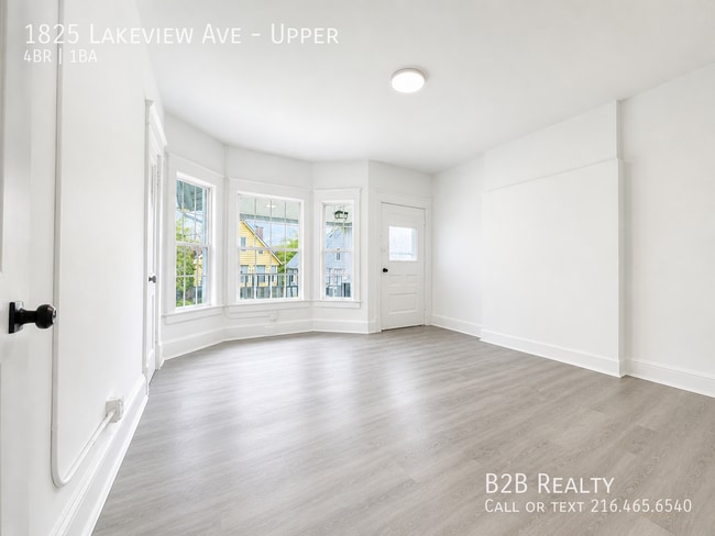 Building Photo - 1825 Lakeview Rd