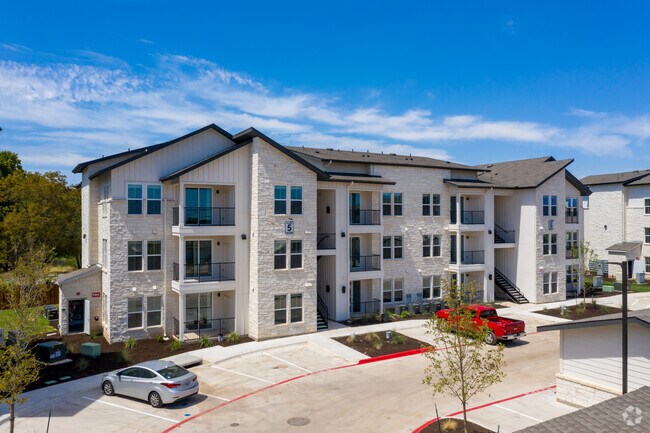 Building Photo - Leander Park