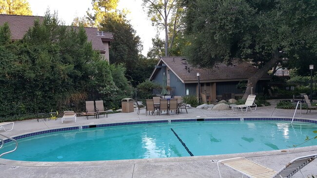 Building Photo - 7120 Carlson Cir