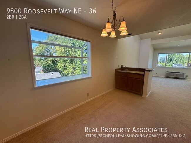 Building Photo - 9800 Roosevelt Way NE