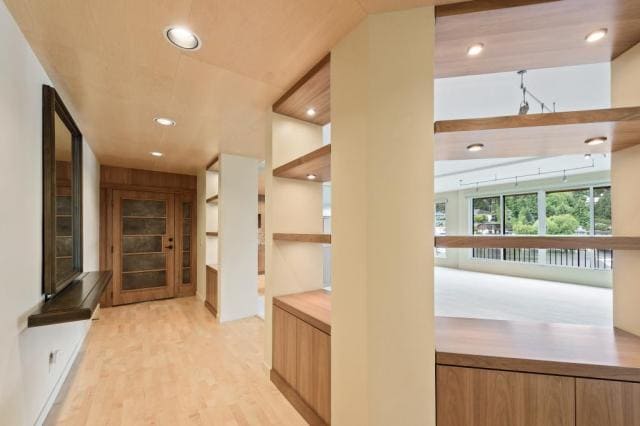 Building Photo - 2 bedroom in Bellevue WA 98004