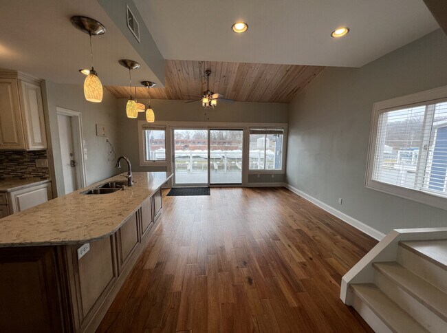 Building Photo - 40 Marine Park Drive D8
