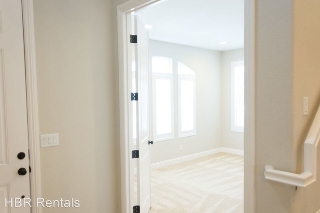 Building Photo - 5 br, 4 bath House - 1037 S Central Parkway