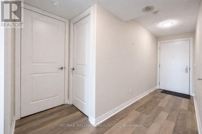 Photo du bâtiment - 2015 Sheppard Ave E