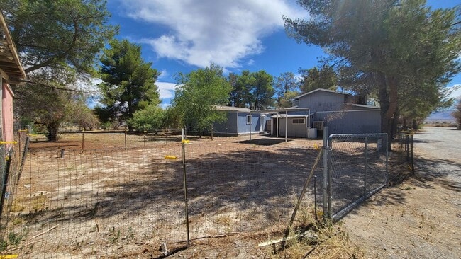 Building Photo - 521 Alaska Way