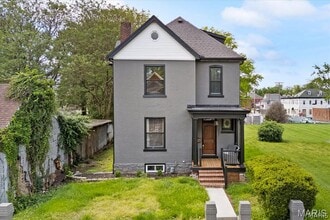 Building Photo - 221 N Jackson St