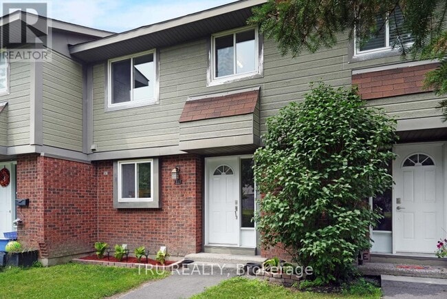 Building Photo - 227 Pickford Dr