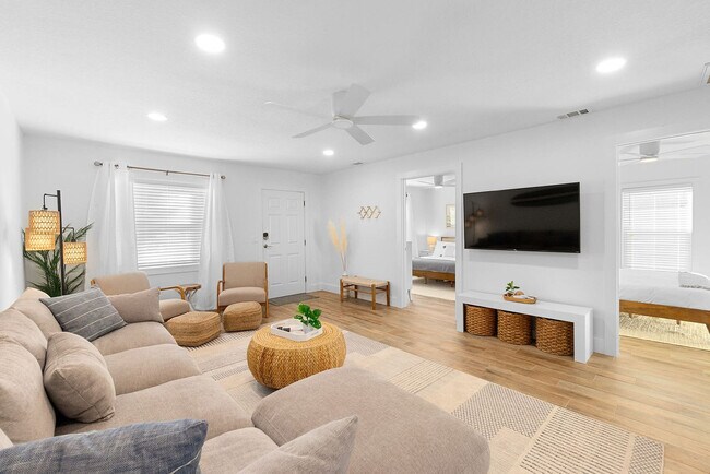 Building Photo - 106 11th St