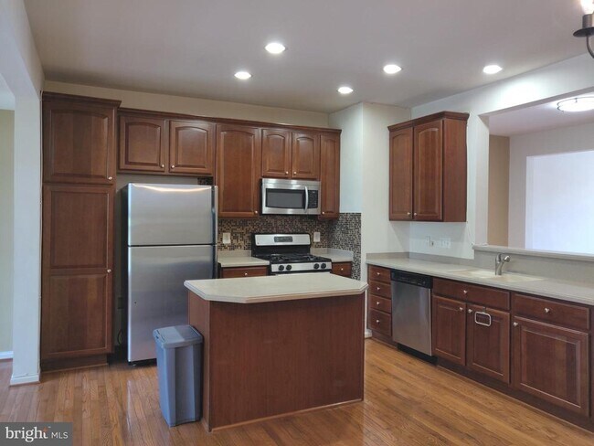 Foto del edificio - 4638 Odessa Dr