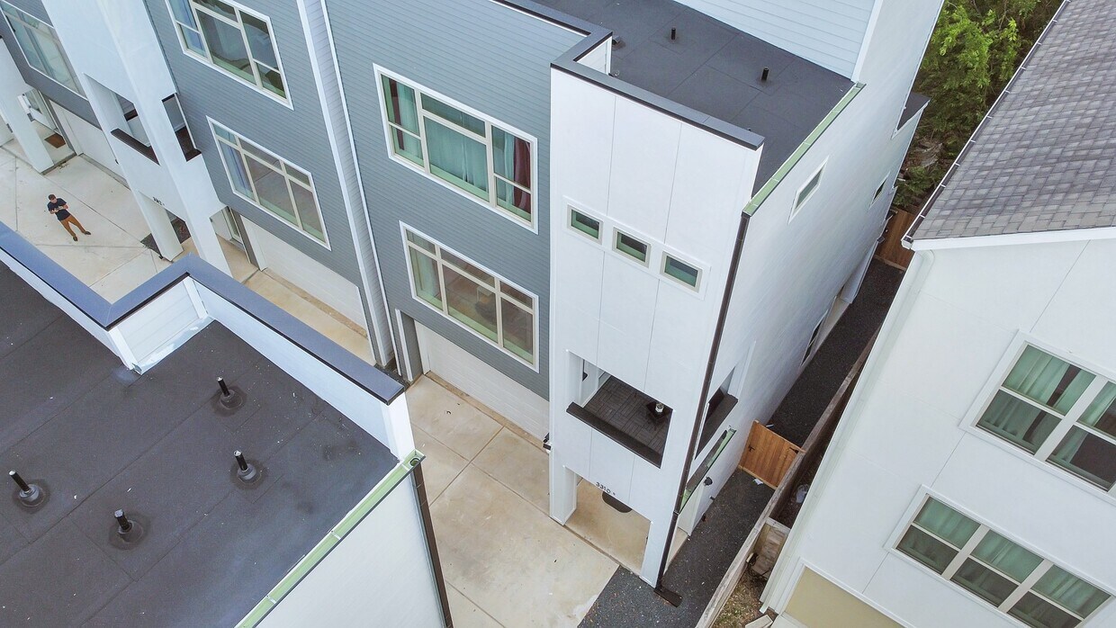 Foto principal - 3310 Pease St