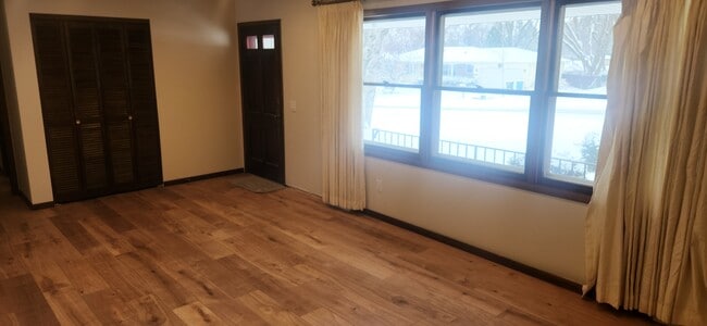 Building Photo - 5736 Pembroke Dr