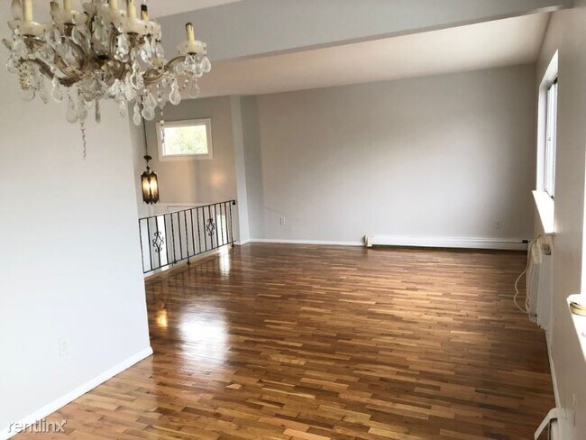 Foto del edificio - 5 br, 3 bath House - 25 Lillian St