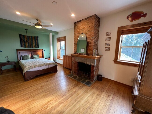 Foto del edificio - 410 Old Montague Rd