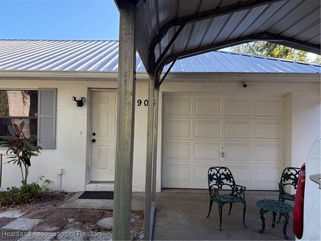 Building Photo - 905 Larkspur St