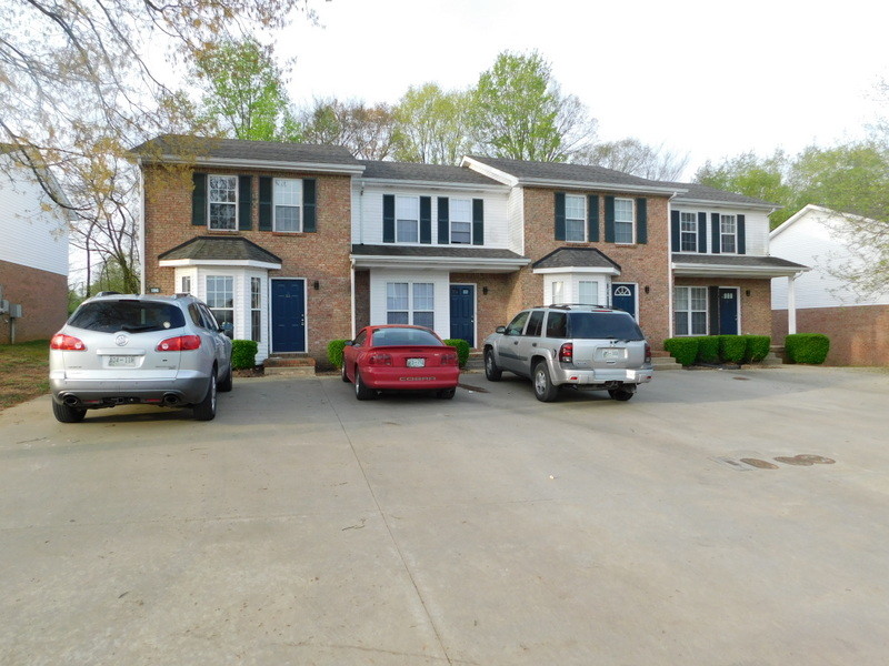 Primary Photo - 186 Nantuckett Dr