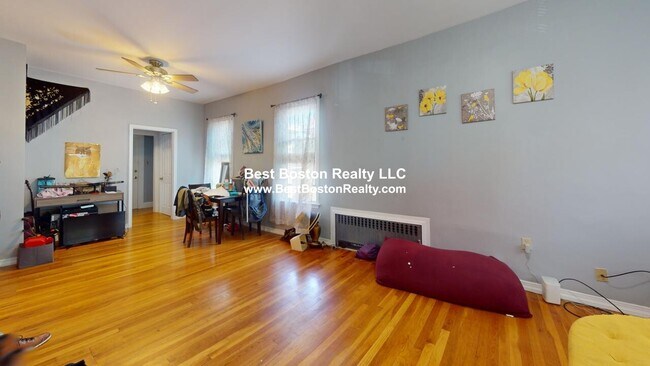 Building Photo - 11 Parker St