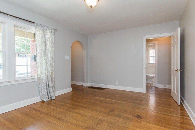 Foto del edificio - 224 Lackawanna Rd
