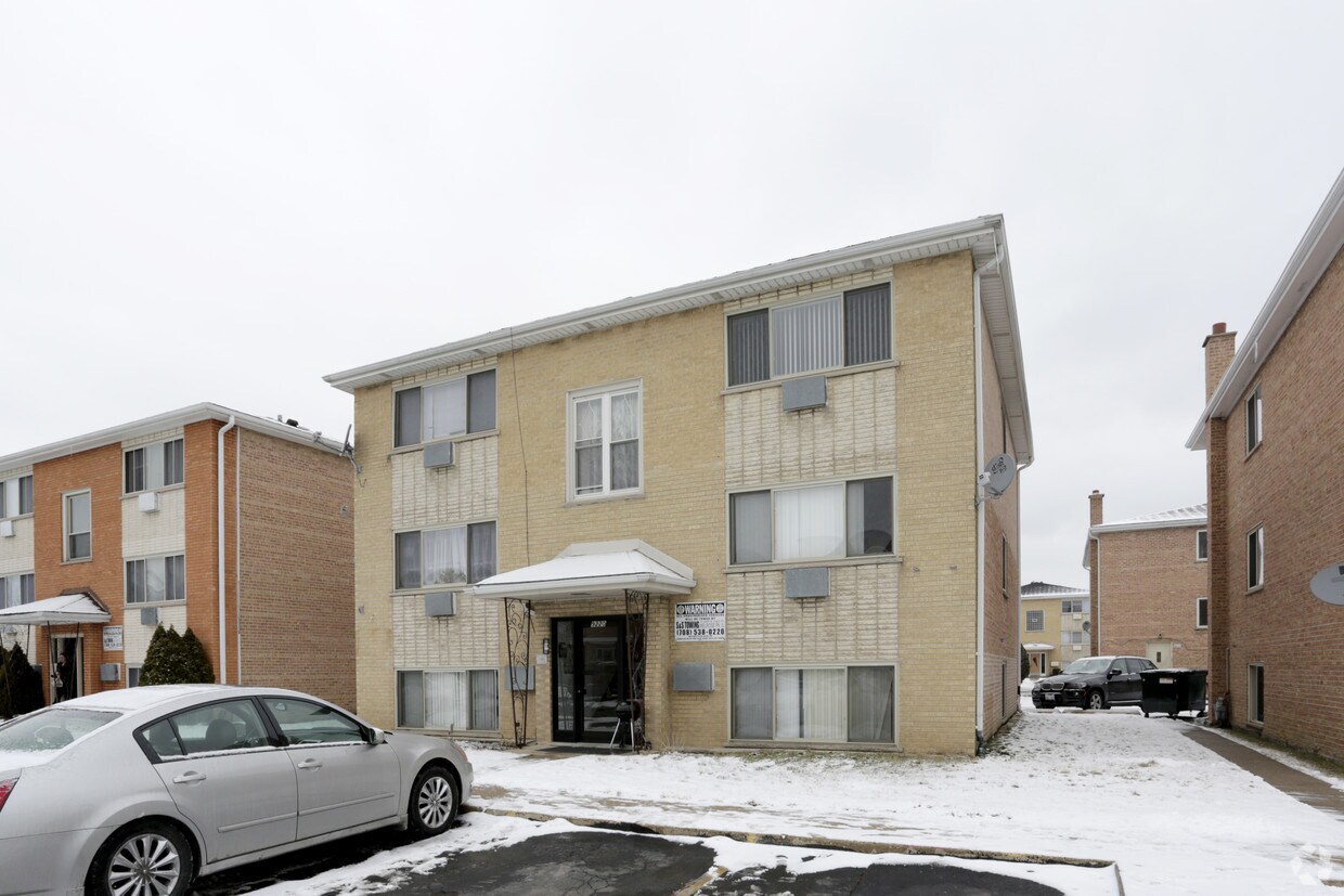 Foto del edificio - 9220 Susy Ln