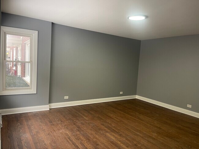 Foto del edificio - 9463 Niles Center Rd