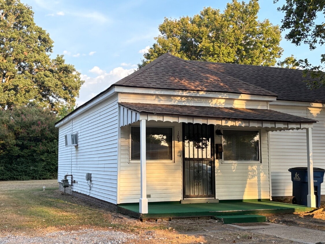 Primary Photo - "Charming 1-Bedroom Duplex in Martin, TN -...