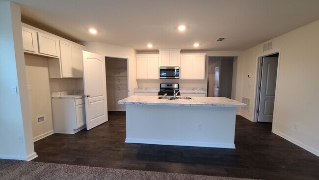 Building Photo - 27 Jarama Cir