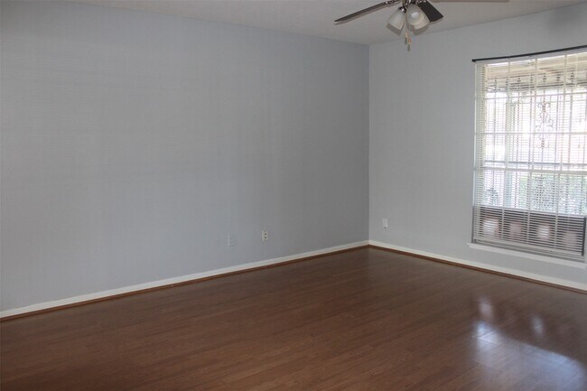 Foto del edificio - 3911 Bethel Blvd