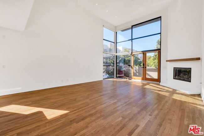 Foto del edificio - 9917 Tabor St