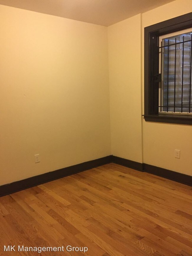 Building Photo - 4 br, 2 bath Room For Rent - 2030 N 18th St