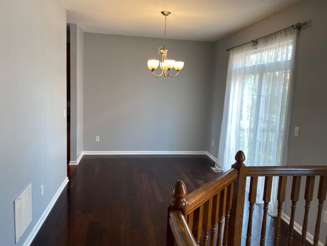Building Photo - 3 Bedroom Apartment for Rent