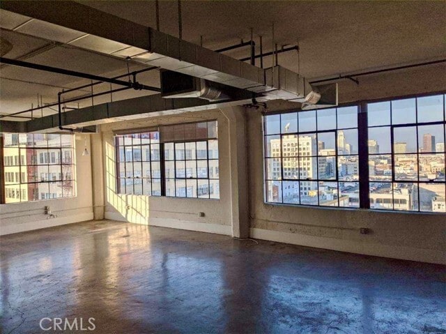 Foto del edificio - 315 E 8th St