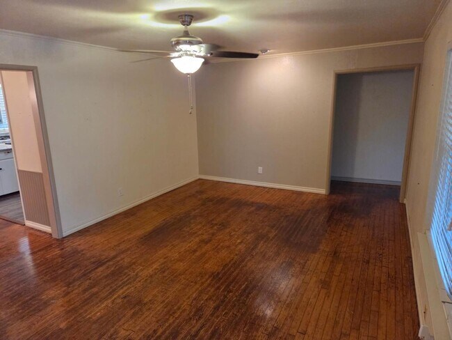 Foto del edificio - 914 W Preston Ave