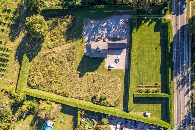 Foto del edificio - 29500 Main Rd