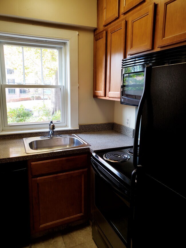 Foto del edificio - 3901 Cathedral Ave NW