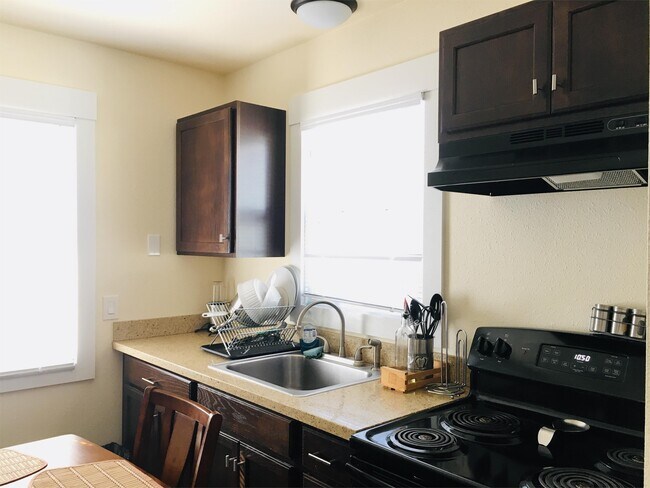 Foto del edificio - 4550 Lakeshore Blvd